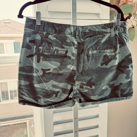 Girlfriend Khaki short size 6 - Picture 13 of 16